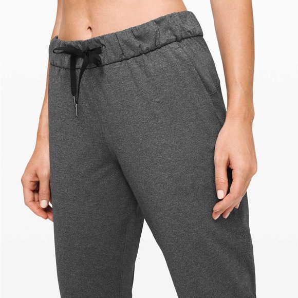 Lululemon High Rise On the Fly Crop *23" - Picture 5 of 13
